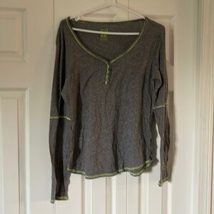 Fox Long Sleeve Shirt Size L🥰🥰